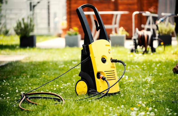 Best Animal Enclosure Cleaning  in Ronkonkoma, NY